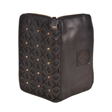 Black,7