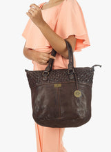 Dark Brown,4