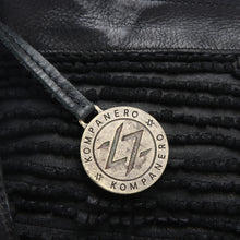 Black,5