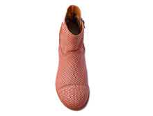 Tan,5