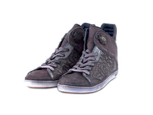Black,0