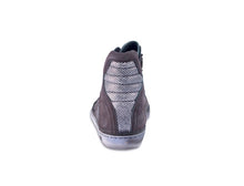 Black,4