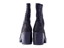 Black,1