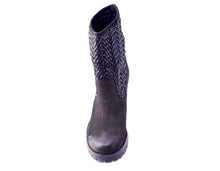 Black,5